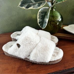 Koolaburra by UGG Batya Slippers in Chestnut